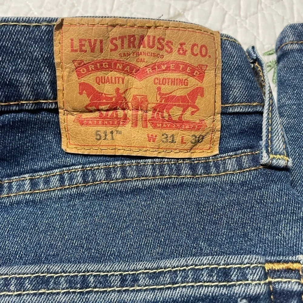 EUC Levi’s 511 Slim Fit Jeans - Blue patchwork Size 31X30